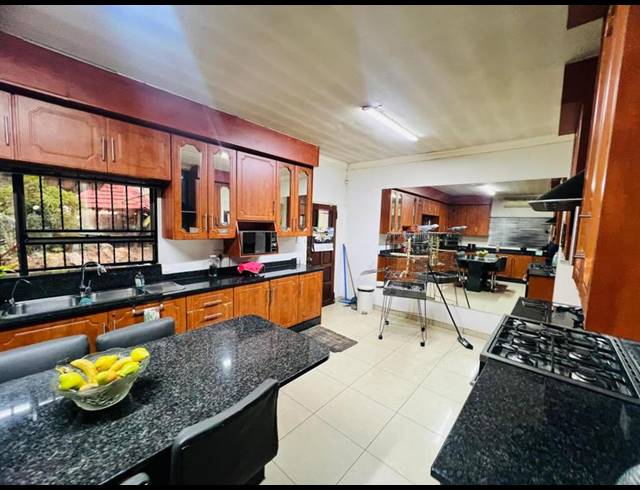 7 BEDROOM HOUSE FOR SALE IN NEW MODDER